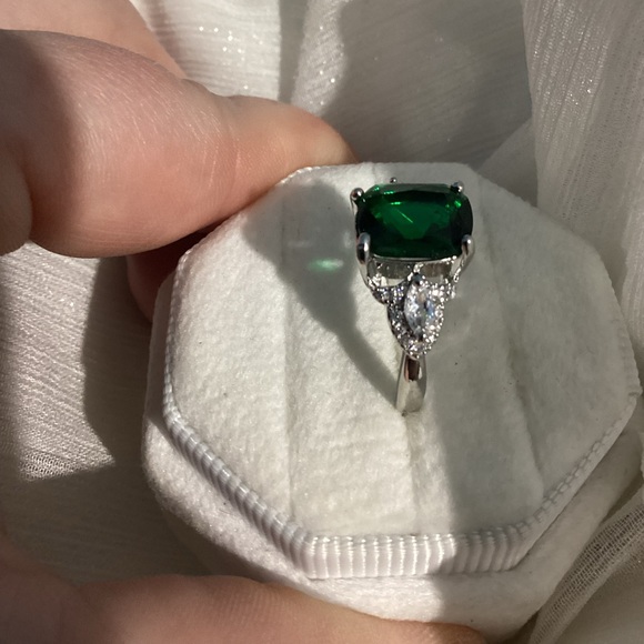 -💍925 Sterling Silver Radiant Cut Emerald Green zircon Ring - Picture 9 of 15